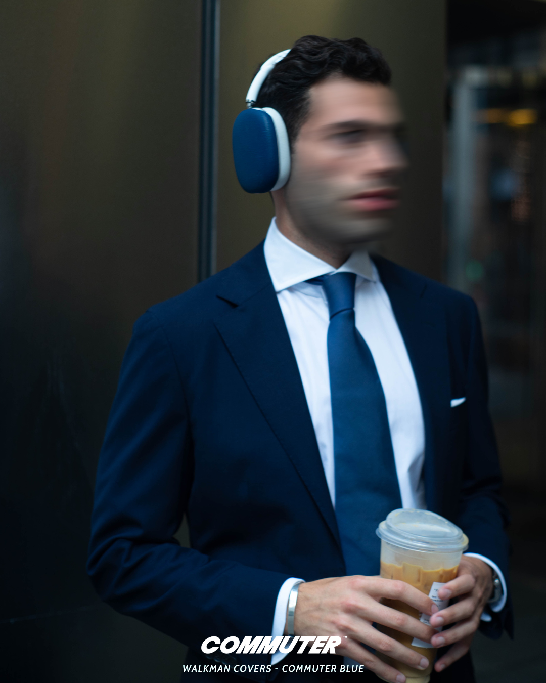 "Walkman" Genuine Leather Airpods Max Cover - Commuter Blue