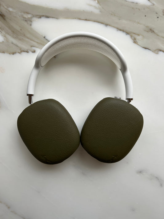 "Walkman" Genuine Leather Airpods Max Cover - Dark Olive